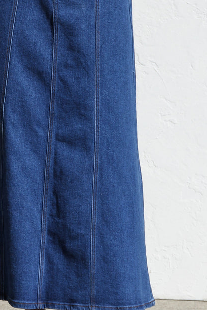Gracefully Styled Garment for Any Occasion