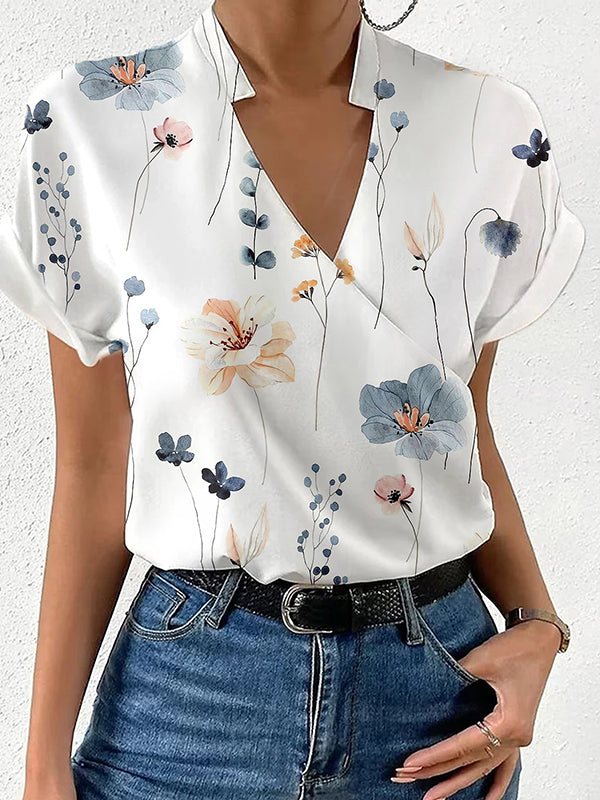 Classic Vintage Blouse with a Flattering Fit
