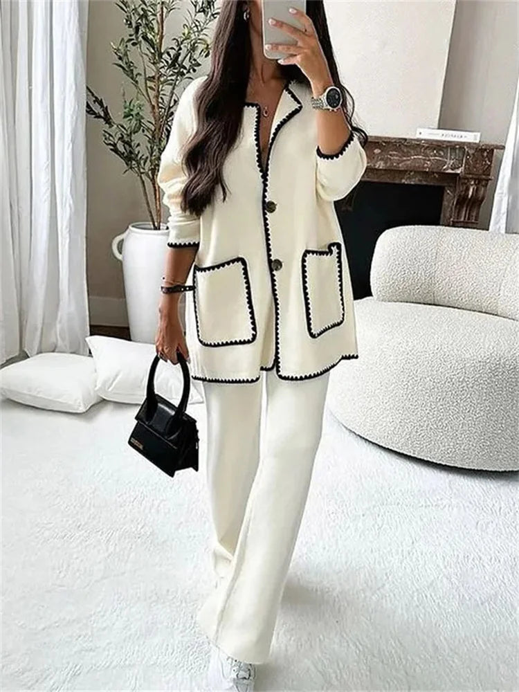 Effortlessly Elegant Pants with a Timeless Design