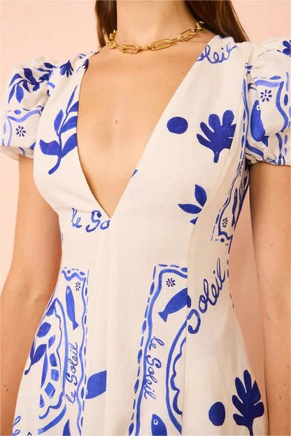 Gracefully Styled Dress for Any Occasion