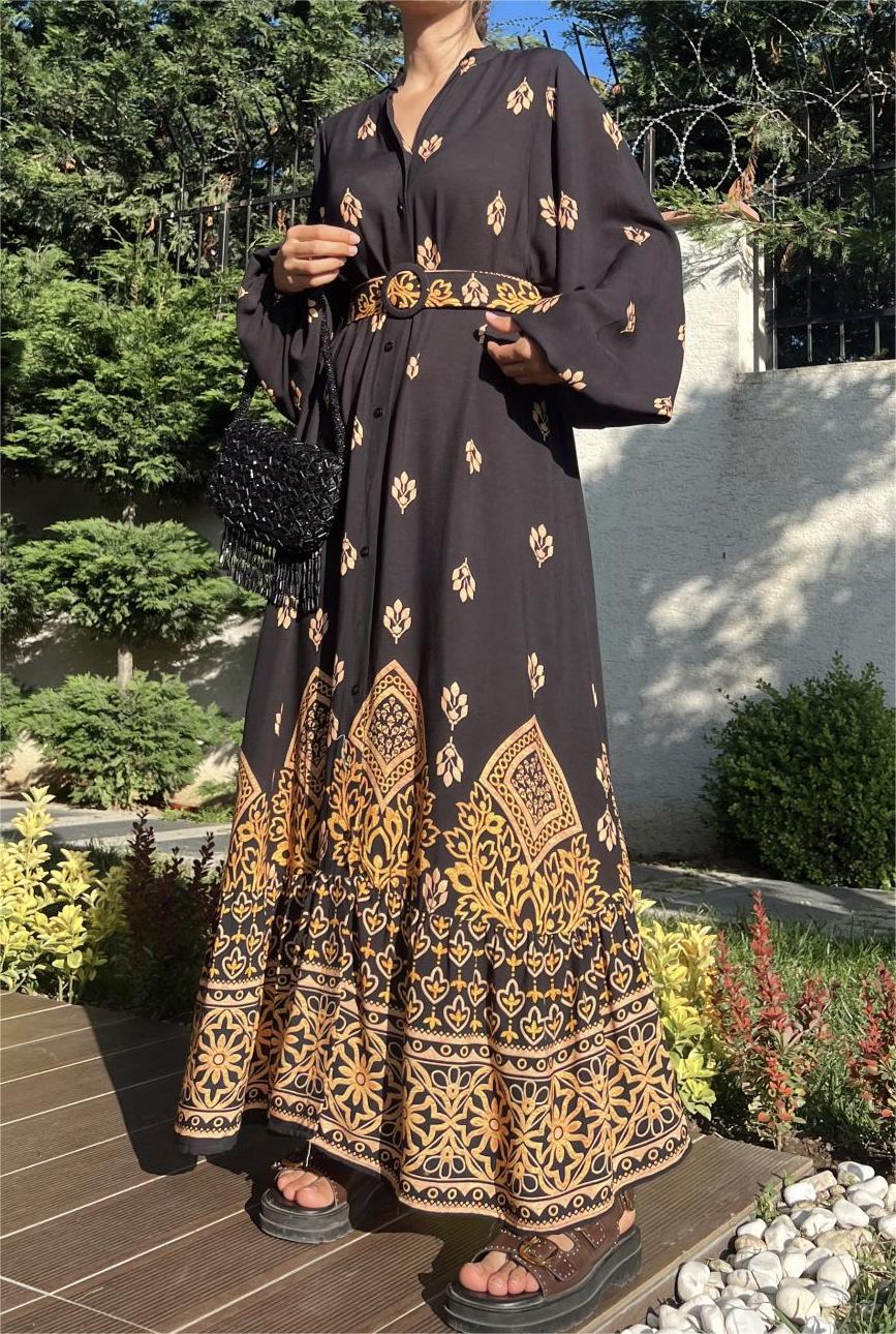 Gracefully Styled Dress for Any Occasion