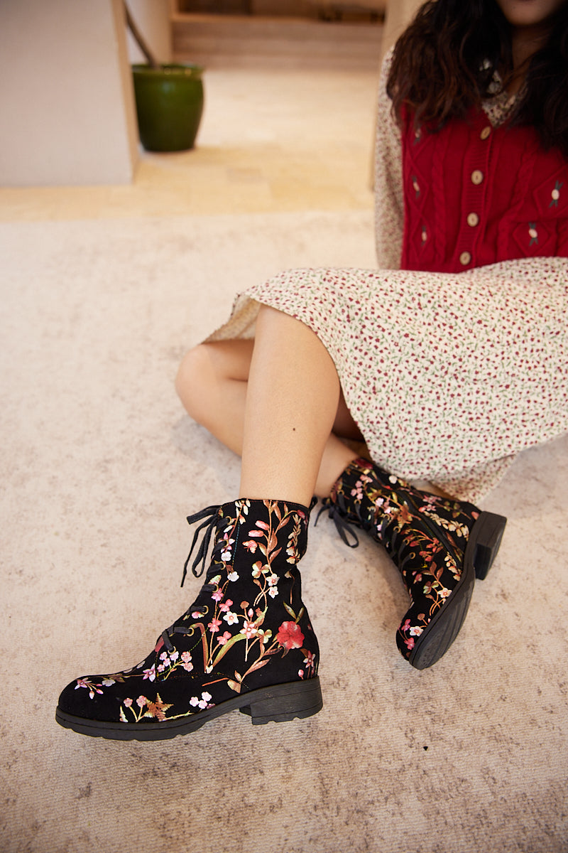 Gracefully Styled Boots for Any Occasion
