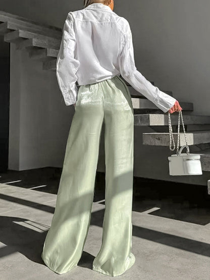 Classic Vintage Trousers with a Flattering Fit