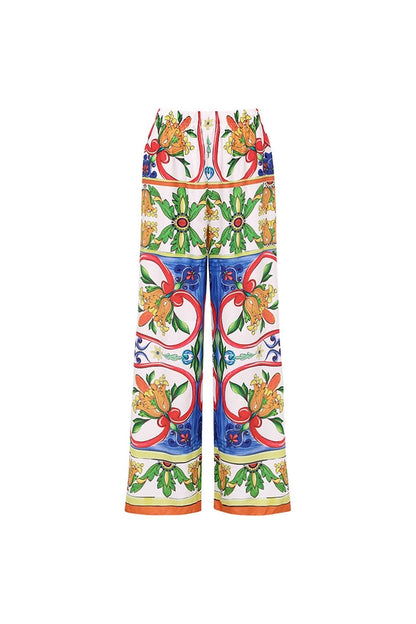 Well Tailored Swimsuit with a Graceful Silhouette
