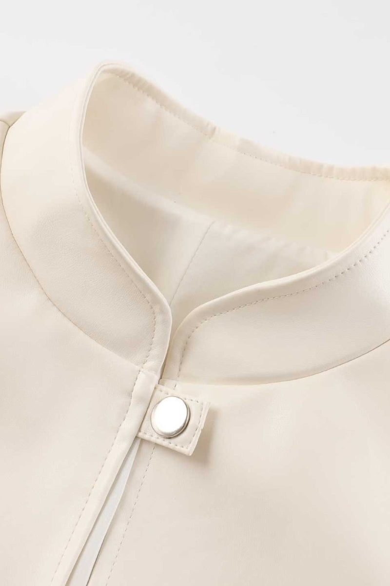 Effortlessly Elegant Jacket with a Timeless Design
