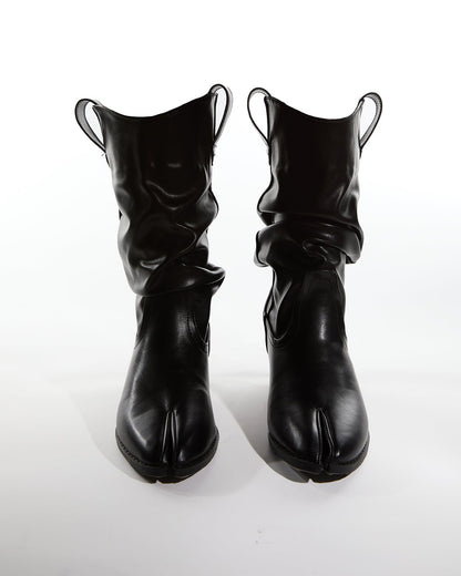 Well Tailored Boots with a Graceful Silhouette