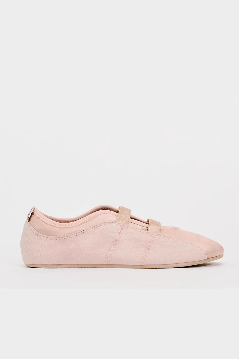 Sophisticated Garment with a Clean Classic Look