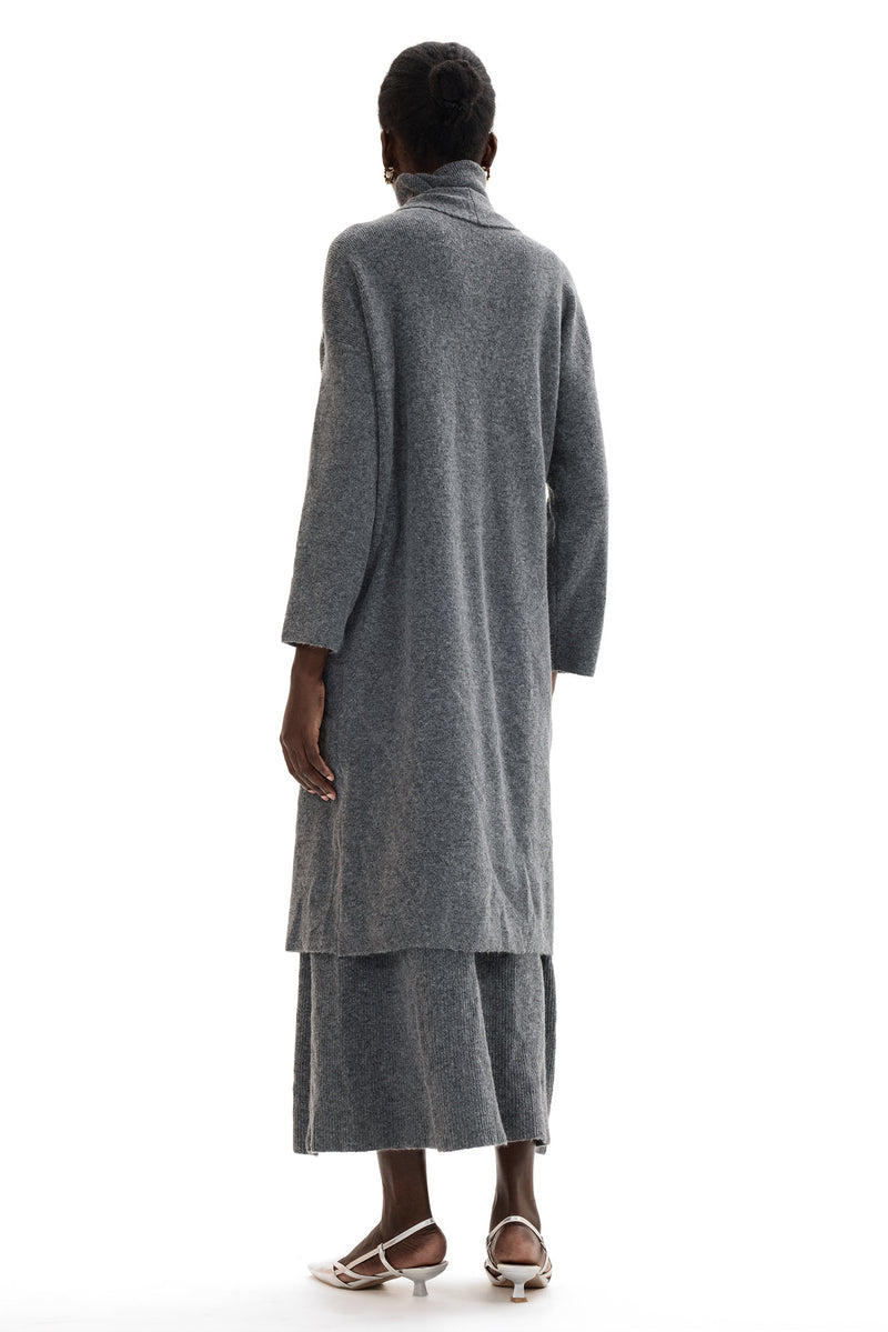 Gracefully Styled Cardigan for Any Occasion