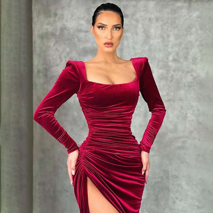 Well Tailored Dress with a Graceful Silhouette