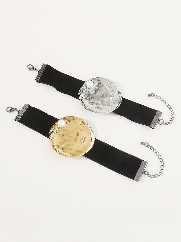 Effortlessly Elegant Garment with a Timeless Design