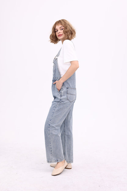 Well Tailored Garment with a Graceful Silhouette