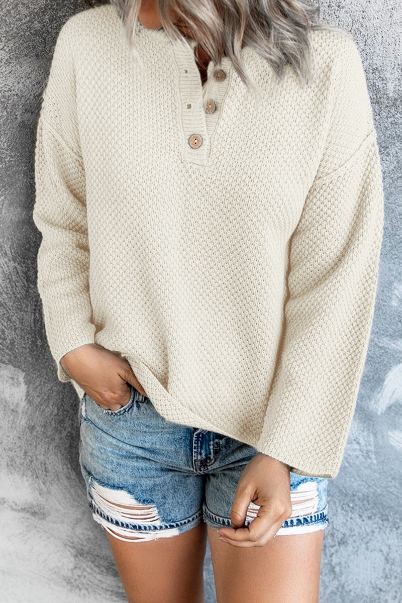 Well Tailored Sweater with a Graceful Silhouette