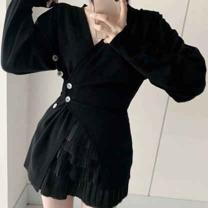Well Tailored Sweater with a Graceful Silhouette