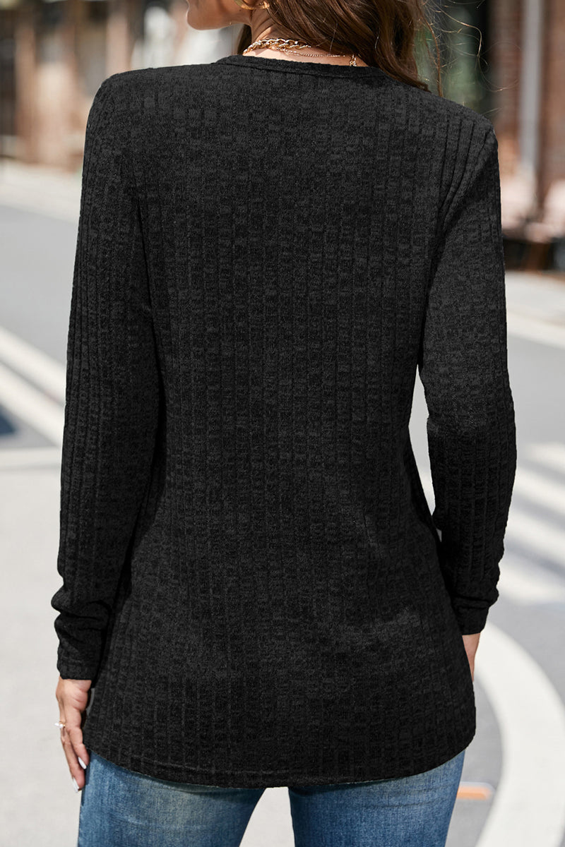 Effortlessly Elegant Sweater with a Timeless Design