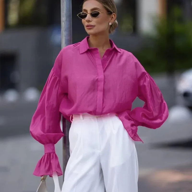 Effortlessly Elegant Blouse with a Timeless Design