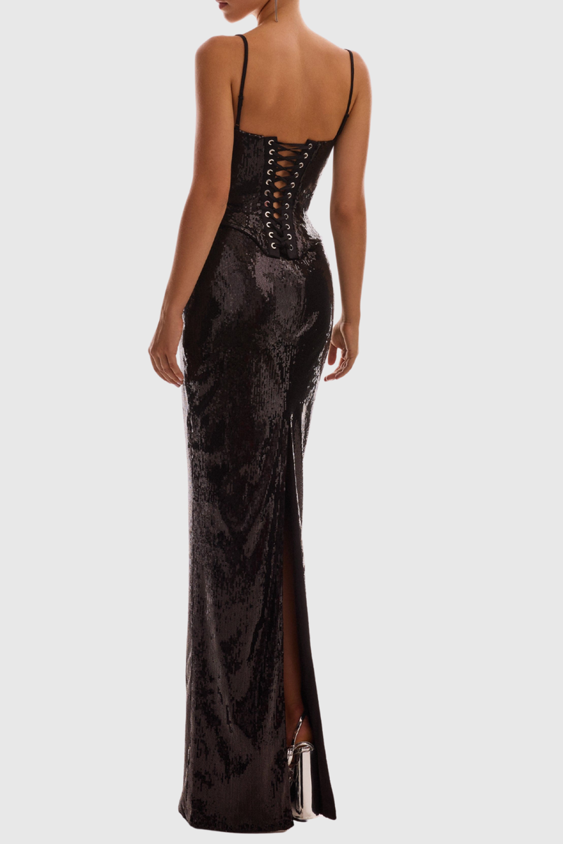 Well Tailored Garment with a Graceful Silhouette