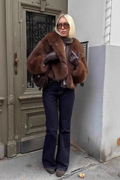 Effortlessly Elegant Coat with a Timeless Design