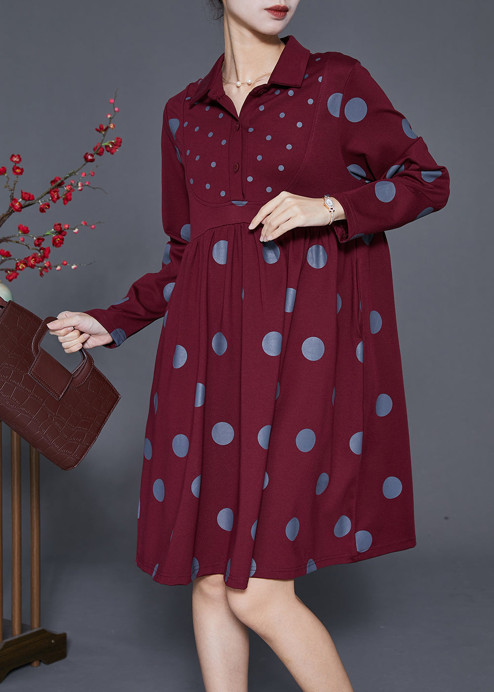 Well Tailored Dress with a Graceful Silhouette