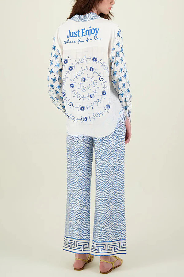 Classic Vintage Shirt with a Flattering Fit