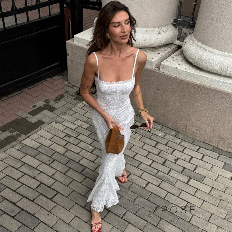 Effortlessly Elegant Garment with a Timeless Design