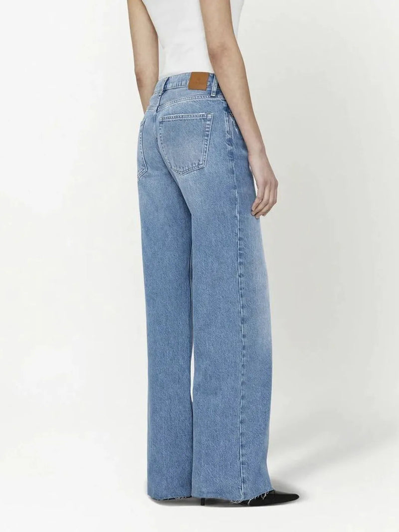 Sophisticated Garment with a Clean Classic Look