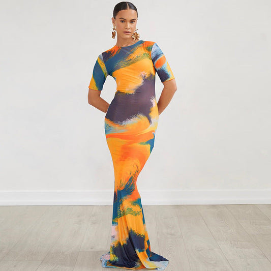 Beautifully Finished Dress in a Timeless Design