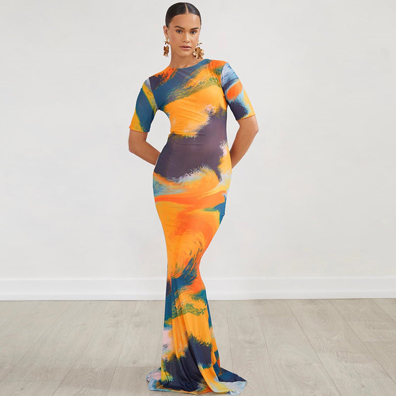 Beautifully Finished Dress in a Timeless Design