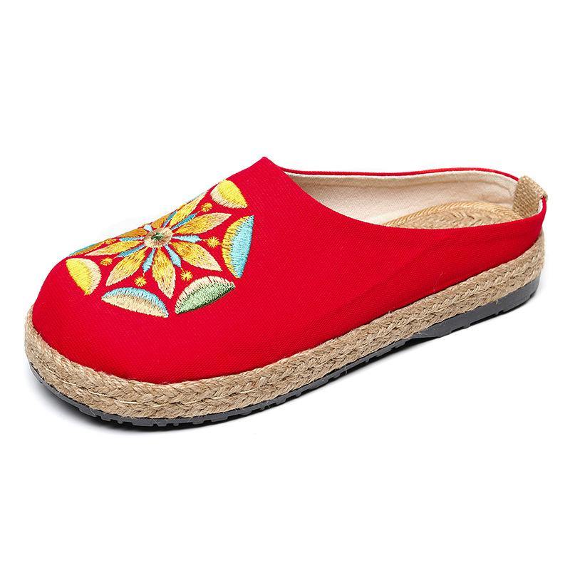 Effortlessly Elegant Shoes with a Timeless Design