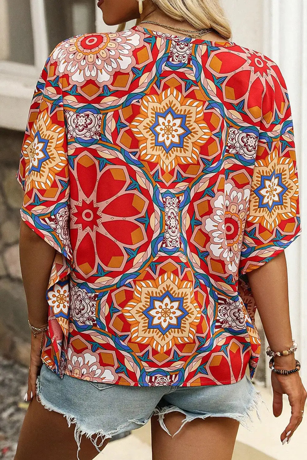 Beautifully Crafted Blouse in a Classic Style