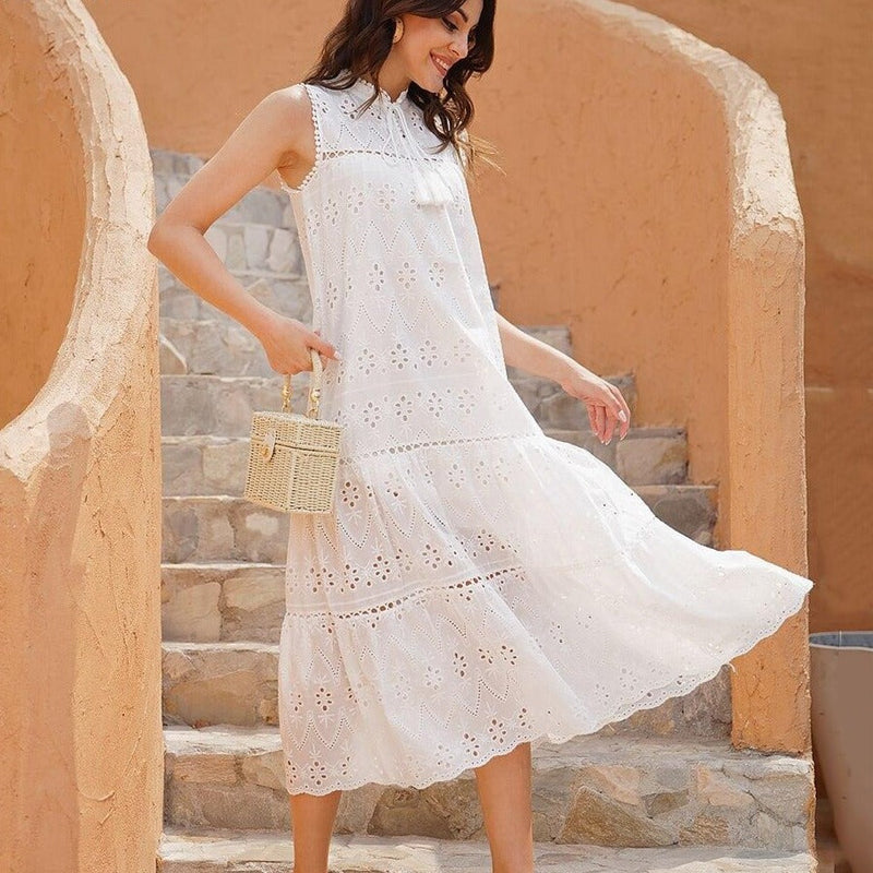 Well Tailored Dress with a Graceful Silhouette