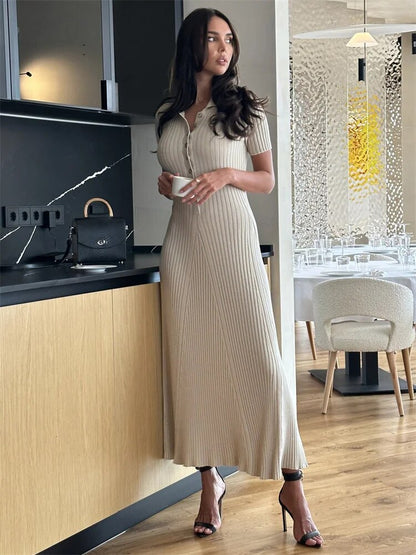 Gracefully Styled Dress for Any Occasion