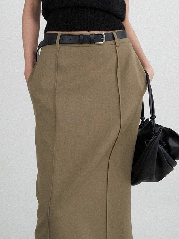 Well Tailored Garment with a Graceful Silhouette