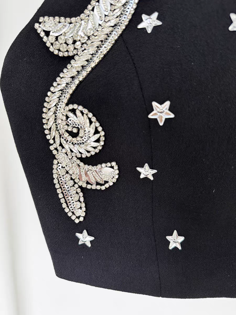 Effortlessly Elegant Top with a Timeless Design