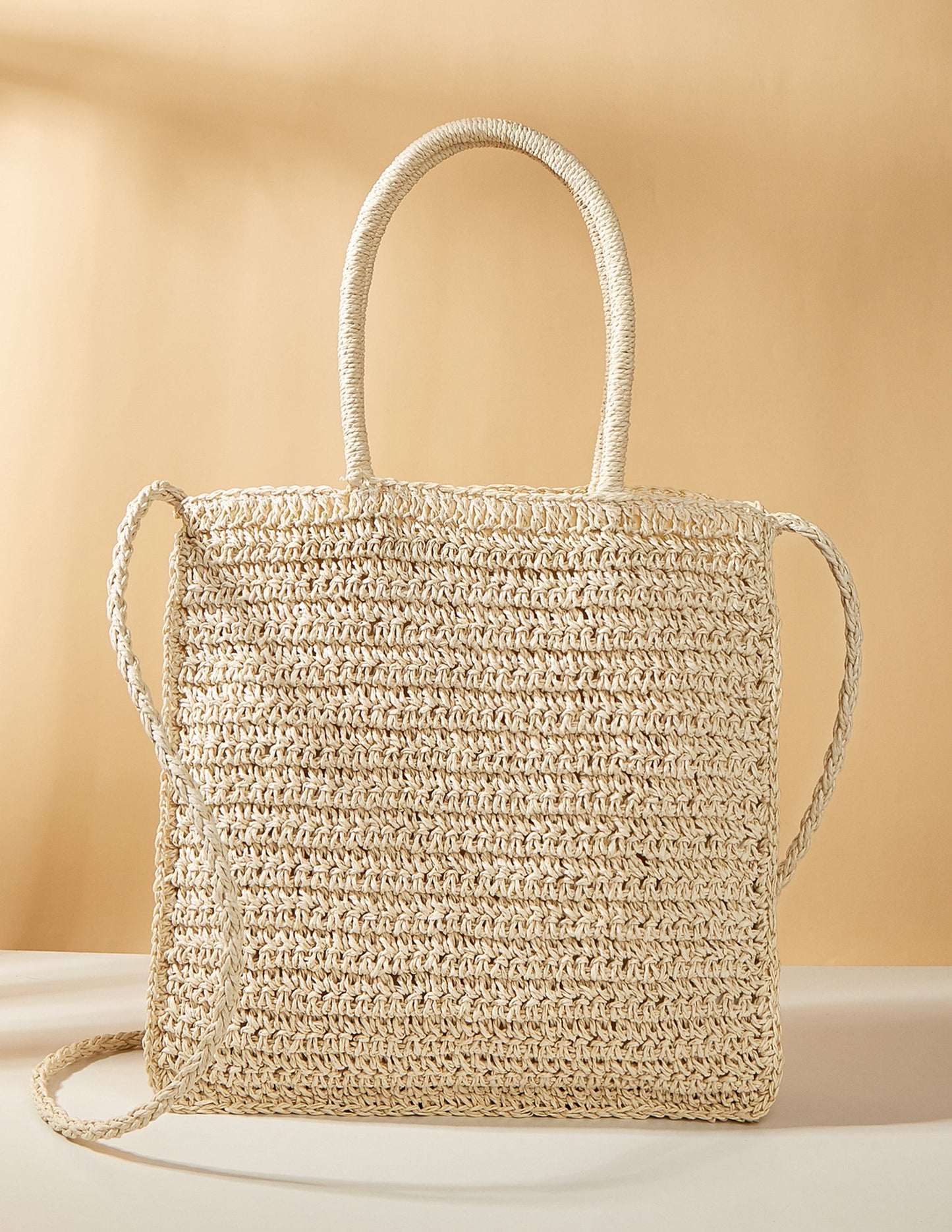 Effortlessly Elegant Bag with a Timeless Design