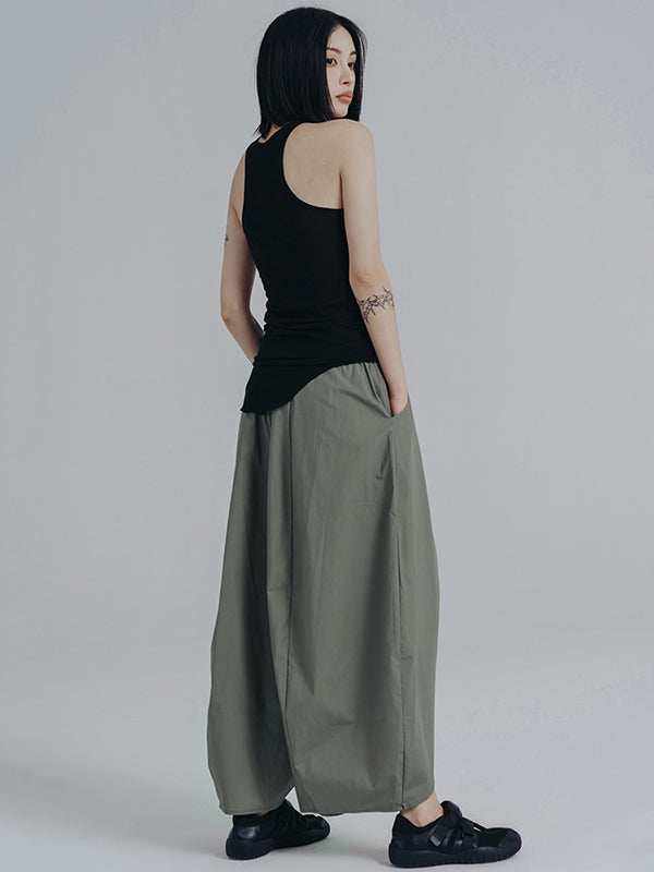 Well Tailored Pants with a Graceful Silhouette