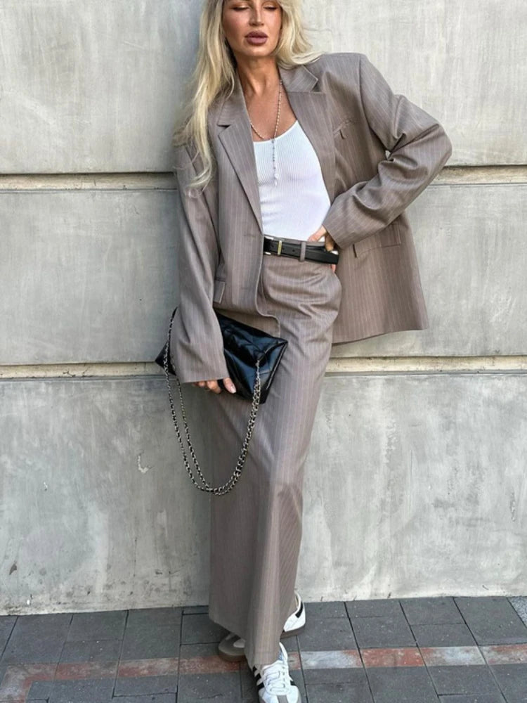 Effortlessly Elegant Garment with a Timeless Design