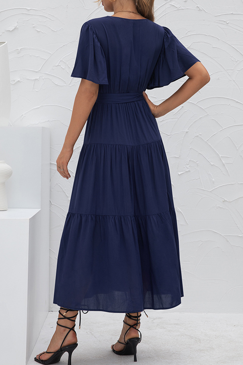 Effortlessly Elegant Dress with a Timeless Design