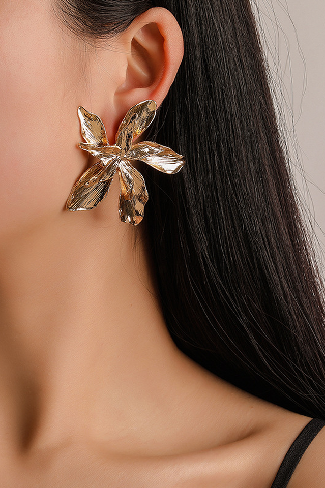 Beautifully Finished Garment in a Timeless Design