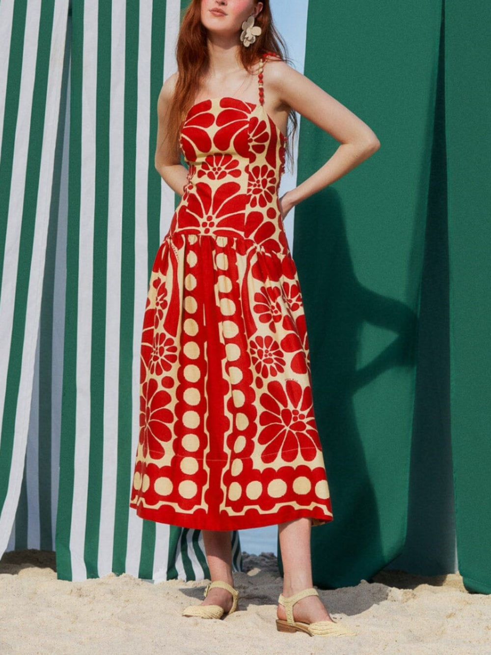 Beautifully Finished Dress in a Timeless Design
