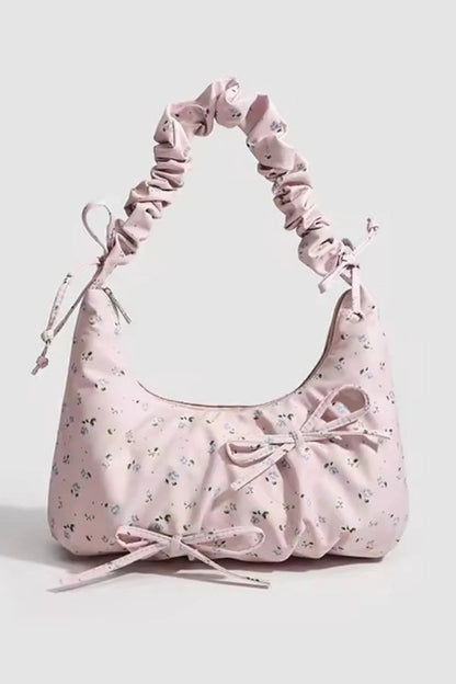 Well Tailored Bag with a Graceful Silhouette