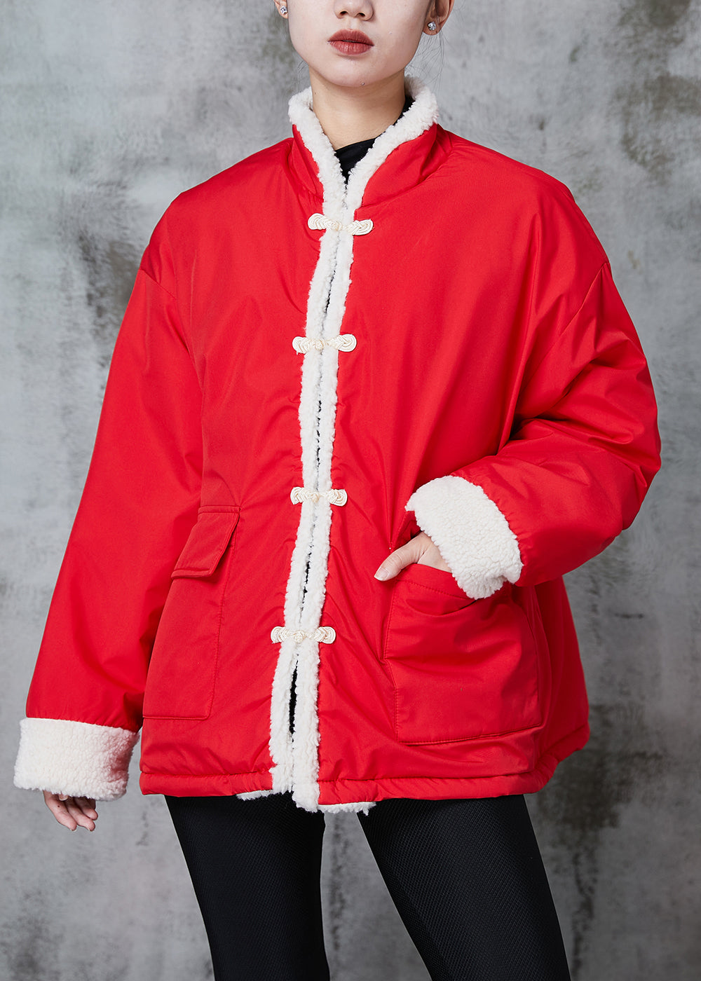 Effortlessly Elegant Jacket with a Timeless Design