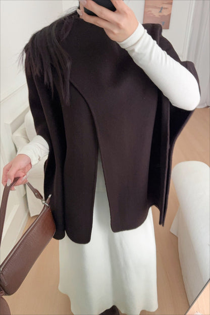 Effortlessly Elegant Coat with a Timeless Design