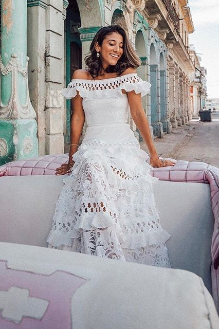 Beautifully Finished Dress in a Timeless Design