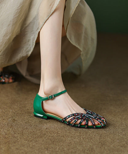 Well Tailored Sandals with a Graceful Silhouette
