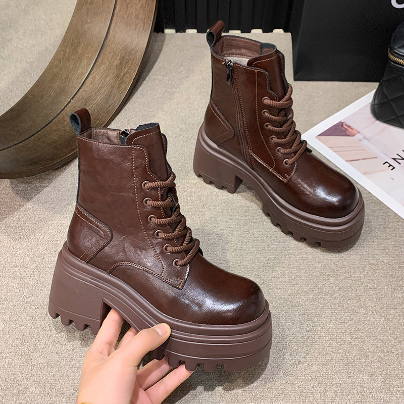 Well Tailored Boots with a Graceful Silhouette
