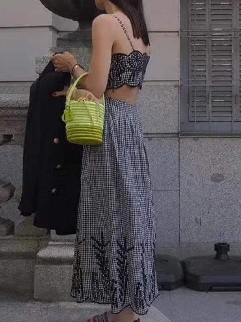 Effortlessly Elegant Dress with a Timeless Design