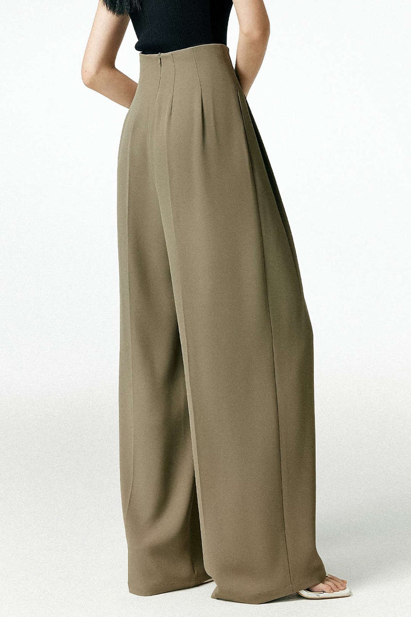 A Vintage Style Trousers with Delicate Timeless Details