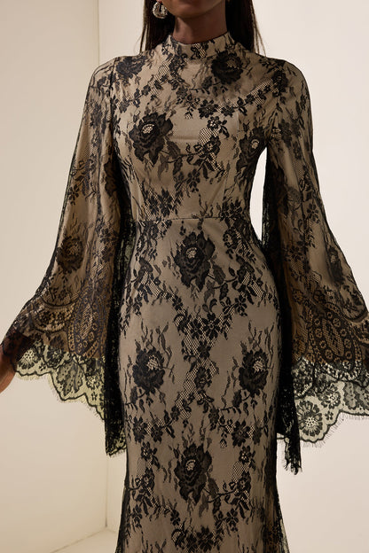 Classic Vintage Dress with a Flattering Fit