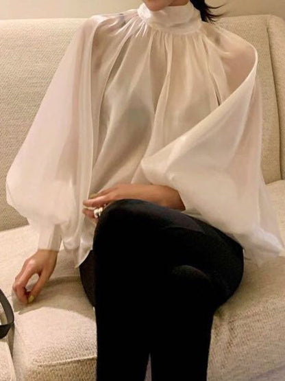 Well Tailored Blouse with a Graceful Silhouette