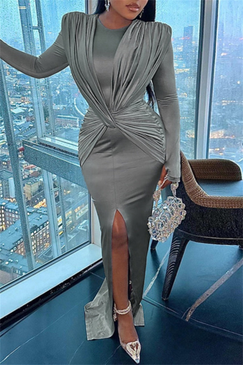 Well Tailored Dress with a Graceful Silhouette